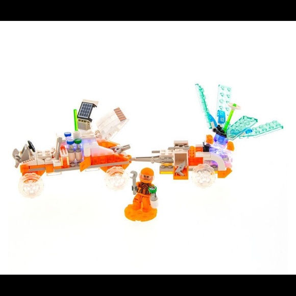 Laser Pegs Mars Explorer Light Up Building Kit (180 pieces), Model: 18001 - Picture 3 of 7